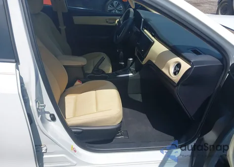 2018 Toyota Corolla Le z USA, uszkodzony, nr VIN 5YFBURHE5JP738790